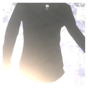 long sleeved crossed black shirt
